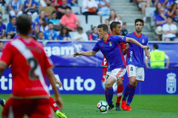 Patrik Hidi podría volver a jugar tras dos meses lesionado | Imagen: Real Oviedo