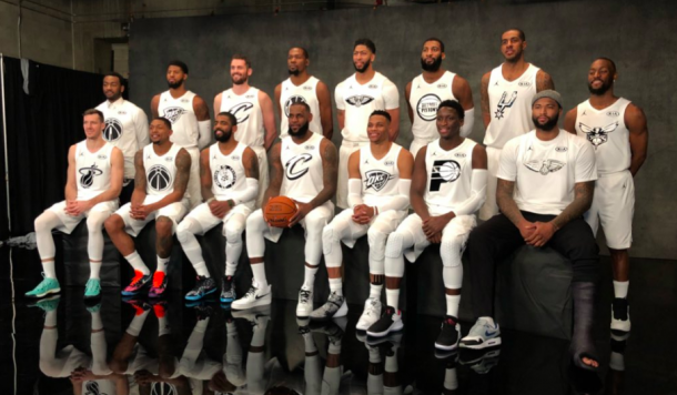 Los integrantes del Team LeBron posan para NBA, algunos lesionados incluidos | Foto: NBA