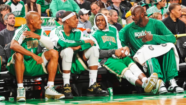 El Big Three de los Celtics junto con Rajon Rondo | Foto: Steve Babineau/NBAE via Getty Images