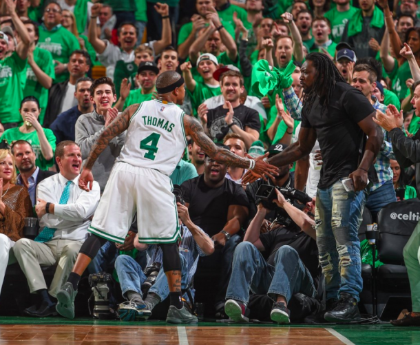Isaiah Thomas estaba muy unido al público del TD Garden | Foto: Boston Celtics