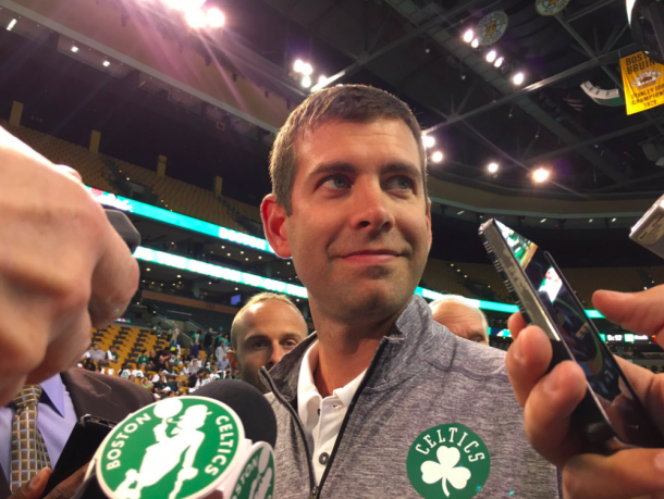 Brad Stevens atiende a los medios antes del partido en el TD Garden | Foto: Boston Celtics 