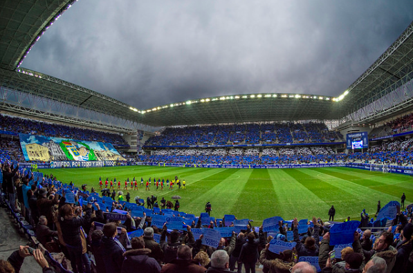 El mosaico y el tifo desplegado en el Carlos Tartiere antes del derbi | Imagen: Real Oviedo