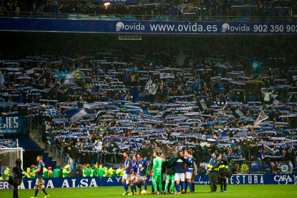 La grada del Tartiere celebra la victoria en el derbi asturiano | Imagen: Real Oviedo