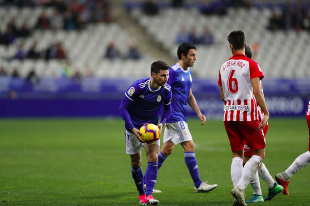 Omar Ramos podría ganar importancia con tanta lesión | Imagen: Real Oviedo