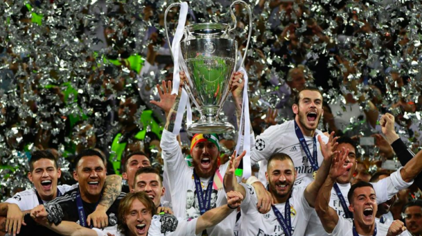 Ramos levanta la 'Decimotercera'. Foto: UEFA.com