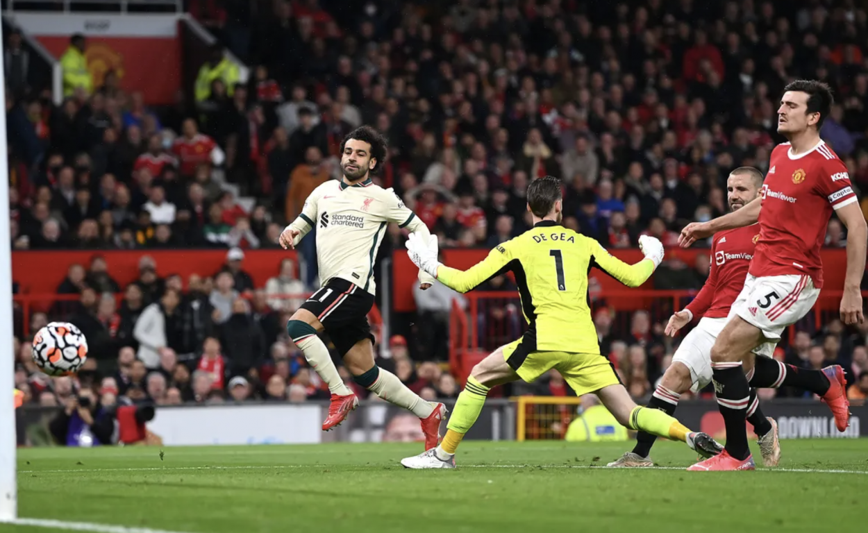 Salah anotnado un gol en Old Trafford. FUENTE: Premier League