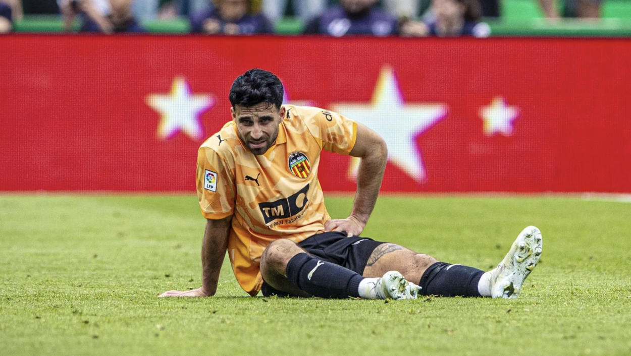 Eray Cömert injured during Valencia CF's last match