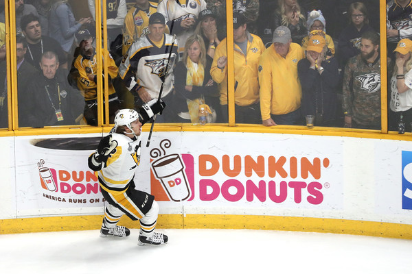 Hagelin provided insurance to wrap up the Penguins second straight title/Photo: Patrick Smith/Getty Images