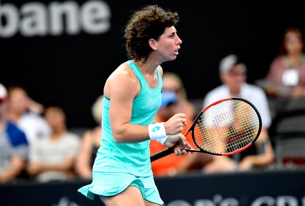 Carla Suarez Navarro celebrates winning a point during the match | Photo: Bradley Kanaris/Getty Images AsiaPac