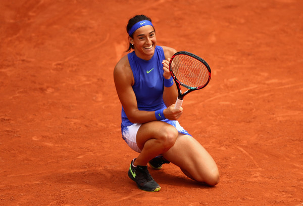 Caroline Garcia celebrates clinching a tough win over Hsieh Su-wei in the third round of the French Open, triumphing 9-7 in the final set | Photo: Clive Brunskill/Getty Images Europe