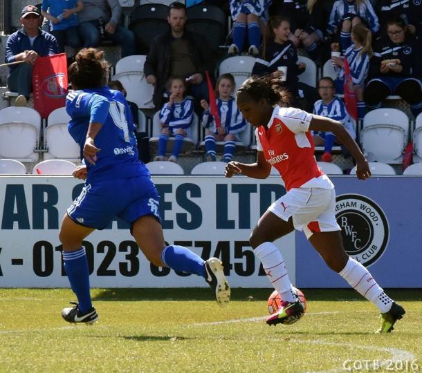 Danielle Carter takes on Jessica Carter. (Source: GirlsOnTheBall)