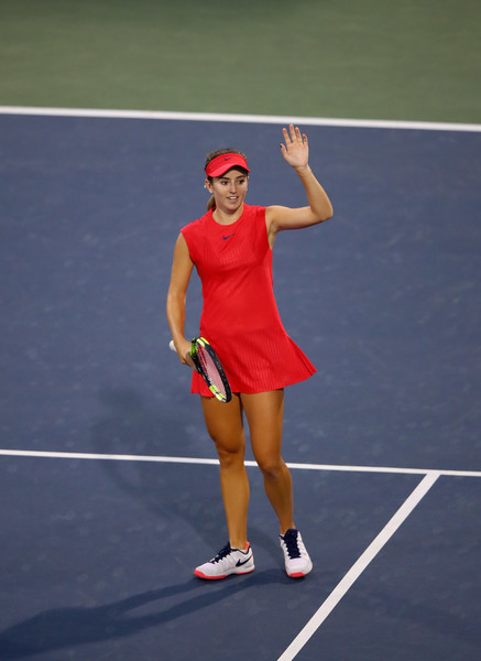 Catherine Bellis applauds the crowd after her impressive performance | Photo: Ezra Shaw/Getty Images North America