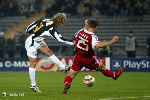 Nedved y Linke en el primer duelo entre los dos equipos | Foto: Juventus