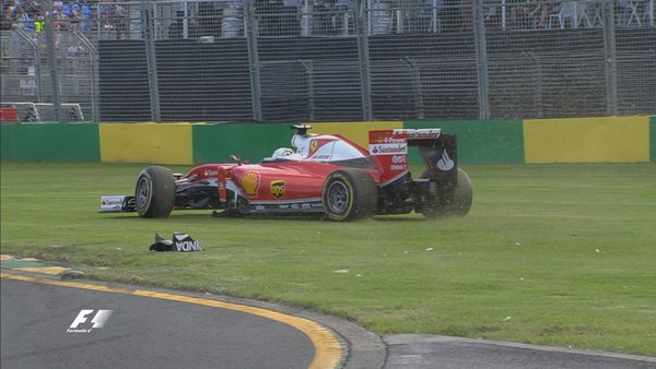 Sebastian Vettel se sale en la curva 15 | Fuente: @F1