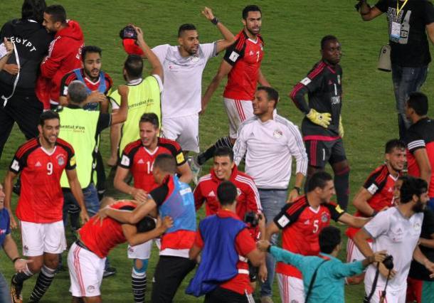 Todo el Borg El-Arab celebró el gol de Salah | Fotografía: Getty