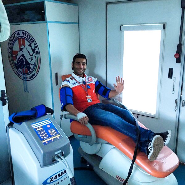 Petrucci in the medical centre after Qualifying | Photo: Twitter/@clinicamobile