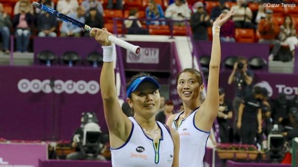 Yung-Jan (left) and Hao-Chin Chan acknowledge the crowd after their win (Photo: WTA)