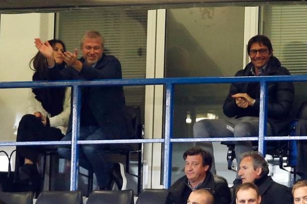 Abramovich e Conte. | Fonte immagine: Mirror