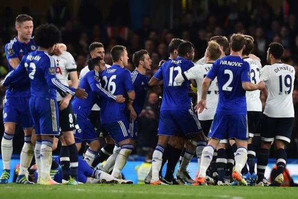 El Chelsea - Tottenham se ha dado ha conocer como la batalla del Bridge. Foto: Irishmirror