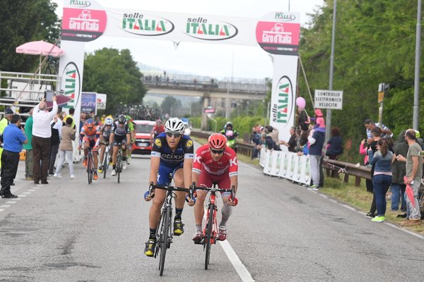 Una fuga numerosa | Fuente: Giro de Italia