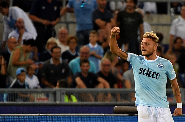Immobile comemora o gol que vai dando o título da Supercopa Italiana à Lazio (Foto: Alberto Pizzoli/AFP)