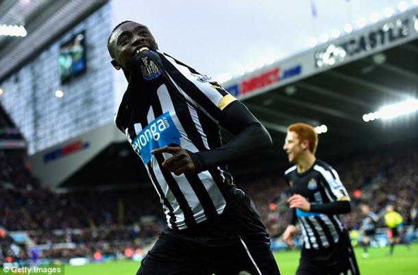 Cisse celebrates goal - Chelsea during 14/15 campaign | Photo: Getty