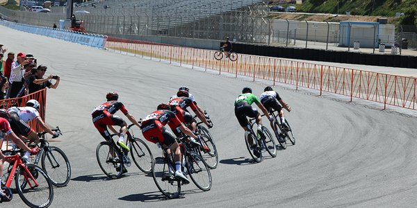 Los ciclistas en el circuito de Laguna Seca | Foto: Tour de California