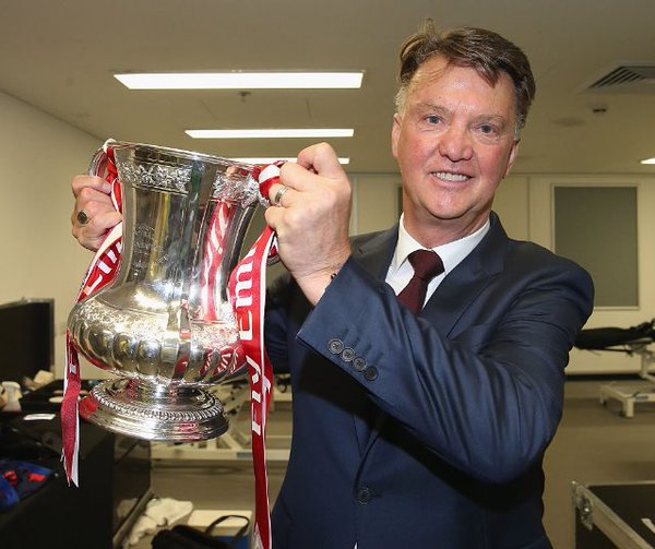 van Gaal with the FA Cup after United beat Crystal Palace | Photo: Getty