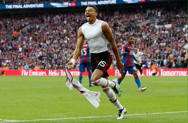 Lingard celebrates his later winner for United | Photo: Getty