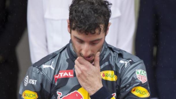 Daniel se lamenta en el podio de Mónaco de la oportunidad perdida | Fuente: BBC