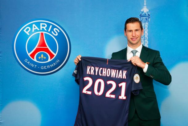 Krychowiak con la maglia del PSG. Fonte foto: psg.fr.
