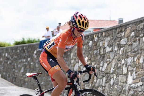 Evelyn Stevens en un momento de la etapa | Foto: UCI Women Cycling