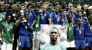 Francia homenajeo junto a Camerún a Foé. Foto: FIFA.com