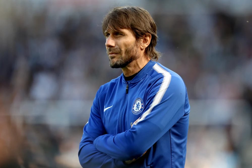 Conte durante su paso por la <strong><a data-cke-saved-href='https://www.vavel.com/it/calcio-internazionale/2025/05/19/1223527-dean-huijsen-al-real-madrid-le-chiavi-del-suo-ingaggio-e-le-conseguenze-della-sua-partenza-dal-bournemouth.html' href='https://www.vavel.com/it/calcio-internazionale/2025/05/19/1223527-dean-huijsen-al-real-madrid-le-chiavi-del-suo-ingaggio-e-le-conseguenze-della-sua-partenza-dal-bournemouth.html'>Premier League</a></strong> / Foto: Chelsea