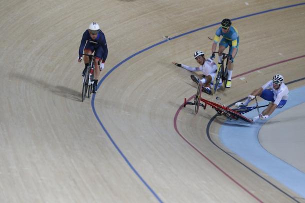 Cavendish comes away unscathed after crash in the points race | Photo: Getty