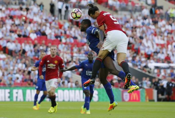 Ibrahimovic rises above his marker | Photo: Getty Images