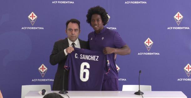 Carlos Sánchez será una pieza clave en medio campo | Foto: ACF Fiorentina