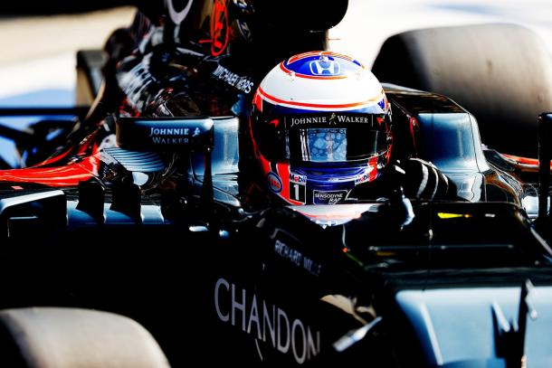 Jenson Button durante la jornada del sábado | Fuente: @MclarenF1