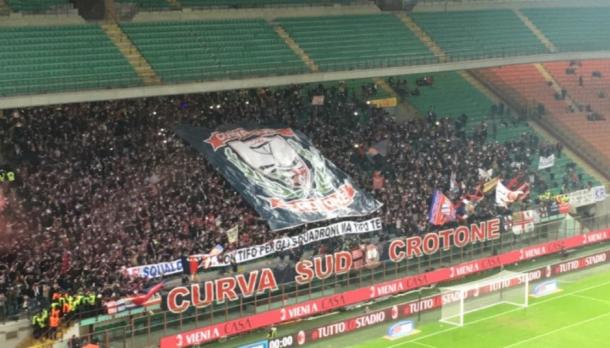 I tifosi del Crotone lo scorso anno in Coppa Italia, crotonenews.com