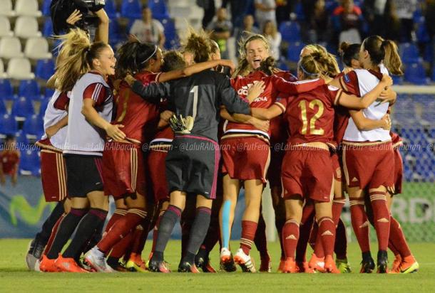 Spain celebrate after ensuring a 100 per cent record in qualifying. (Photo: Soccerway)