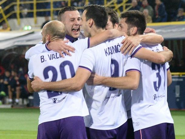 Kalinić celebra con sus compañeros el 0-1 | Foto: Serie A