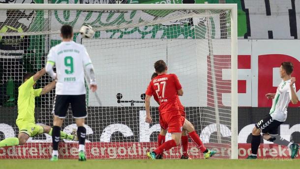 Rapp watches his opening goal go in. | Photo: Bundesliga