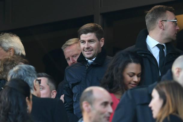 Steven Gerrard in tribuna | Foto: @premierleague