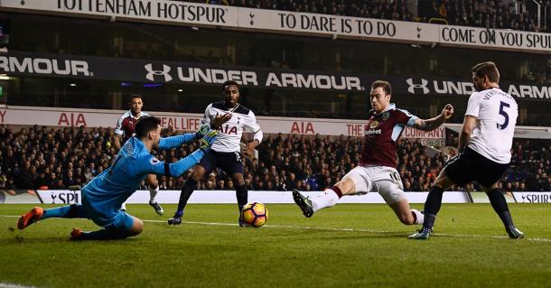 Il gol del momentaneo vantaggio siglato da Barnes. Fonte foto: Premierleague.com