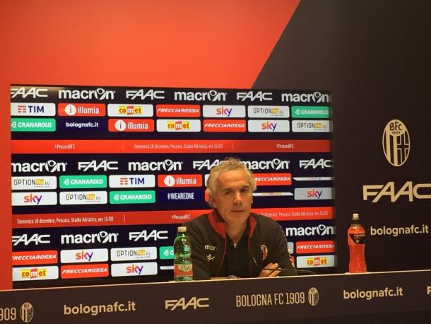 Roberto Donadoni, nel corso della conferenza stampa odierna. Fonte foto: Bolognafc.it