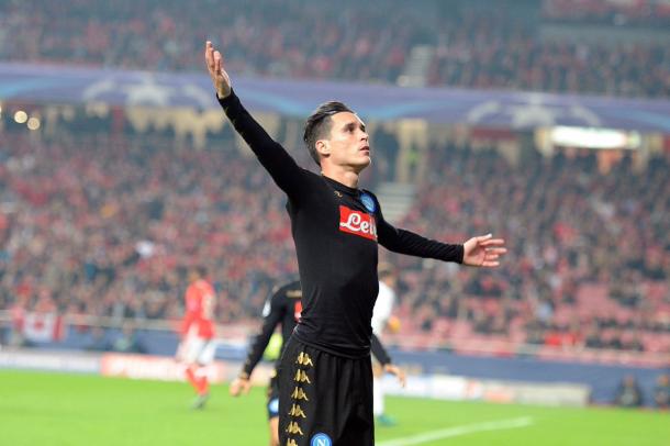 José Callejon esulta dopo la rete contro il Benfica. | Fonte: twitter.com/sscnapoli