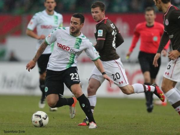 Sercan Sararer on the ball. | Photo: SpVgg Greuther Fürth/Sportfoto Zink