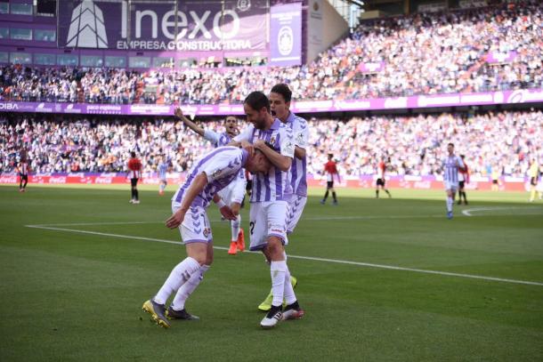 Waldo celebra su gol con los compañeros | Real Valladolid
