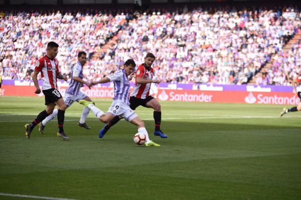Ünal dispara a portería | Real Valladolid