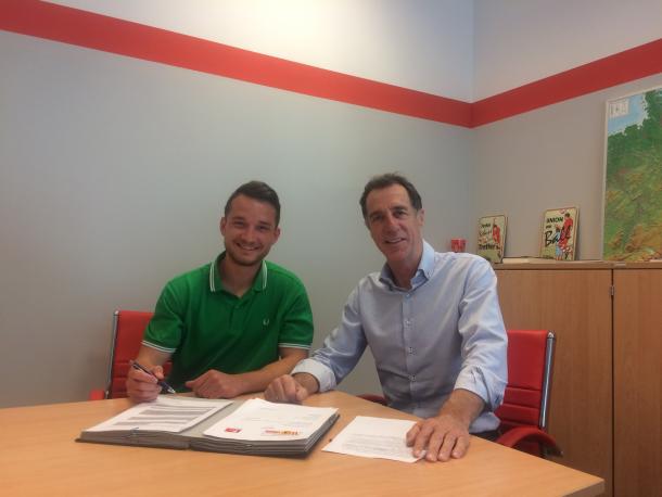 Peter Kurzweg puts pen to paper at Union Berlin. | Photo: 1. FC Union Berlin